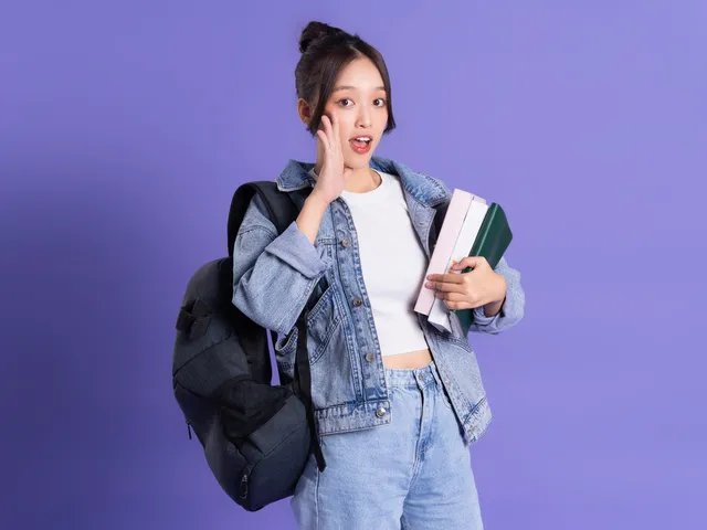东方学生人像组集封面图