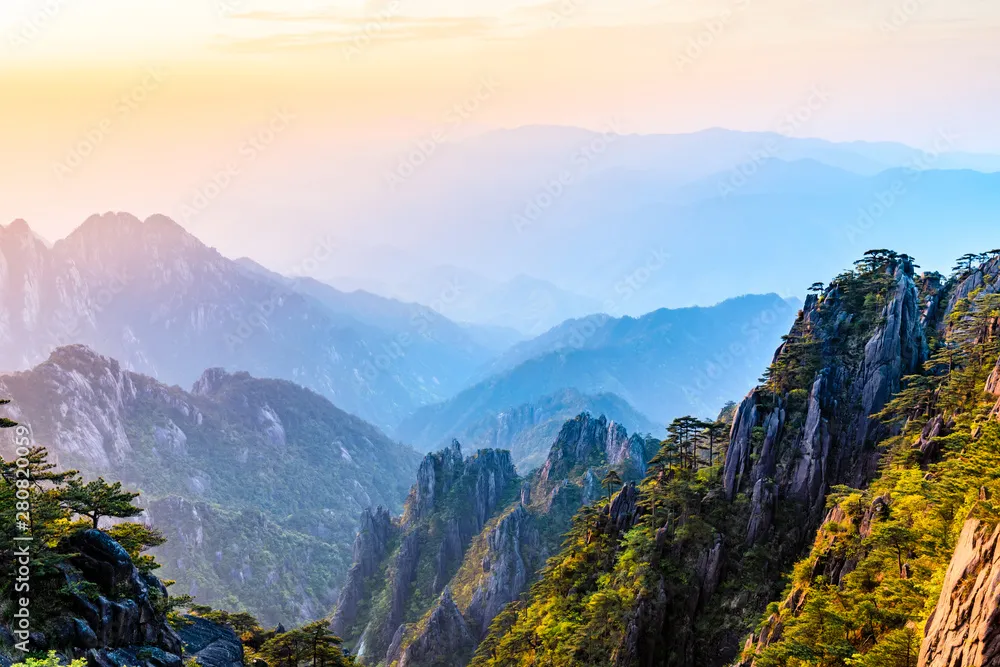 震撼！不愧是“天下第一奇山”！封面